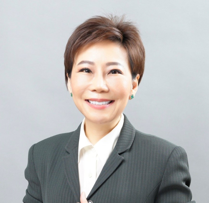 Tippy- Gunyarak Piyakhun - Seeds Of Bravery